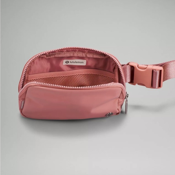Lululemon pastel pink everyday belt bag NWT - Picture 4 of 4